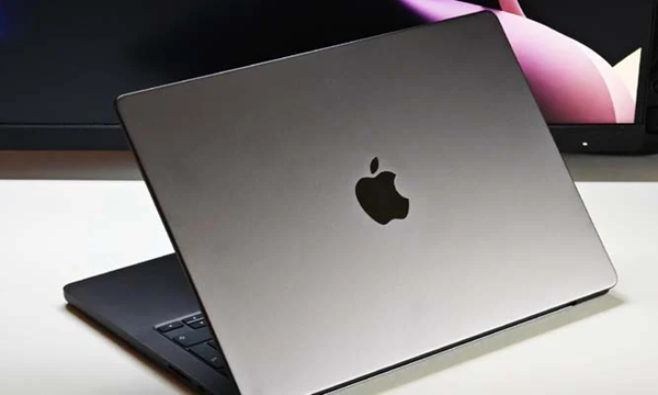 Apple MacBook Ultra Rumors OLED Touchscreen and Next-Gen Apple-Silicon